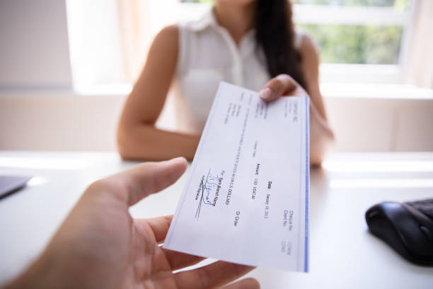 How a Cheque Bounce Lawyer Handles Payment Disputes